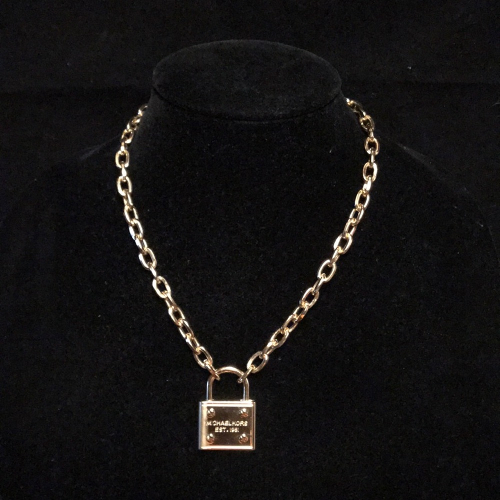 Gold tone necklace